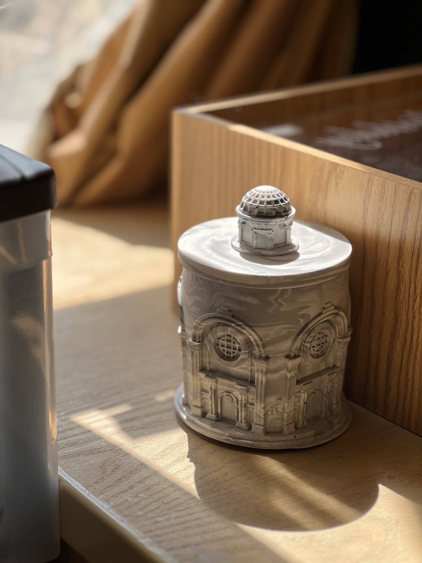 The Aristocrats Schemes Candle