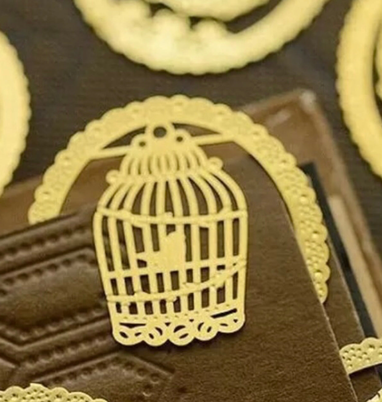 إشارة مرجعية معدنية