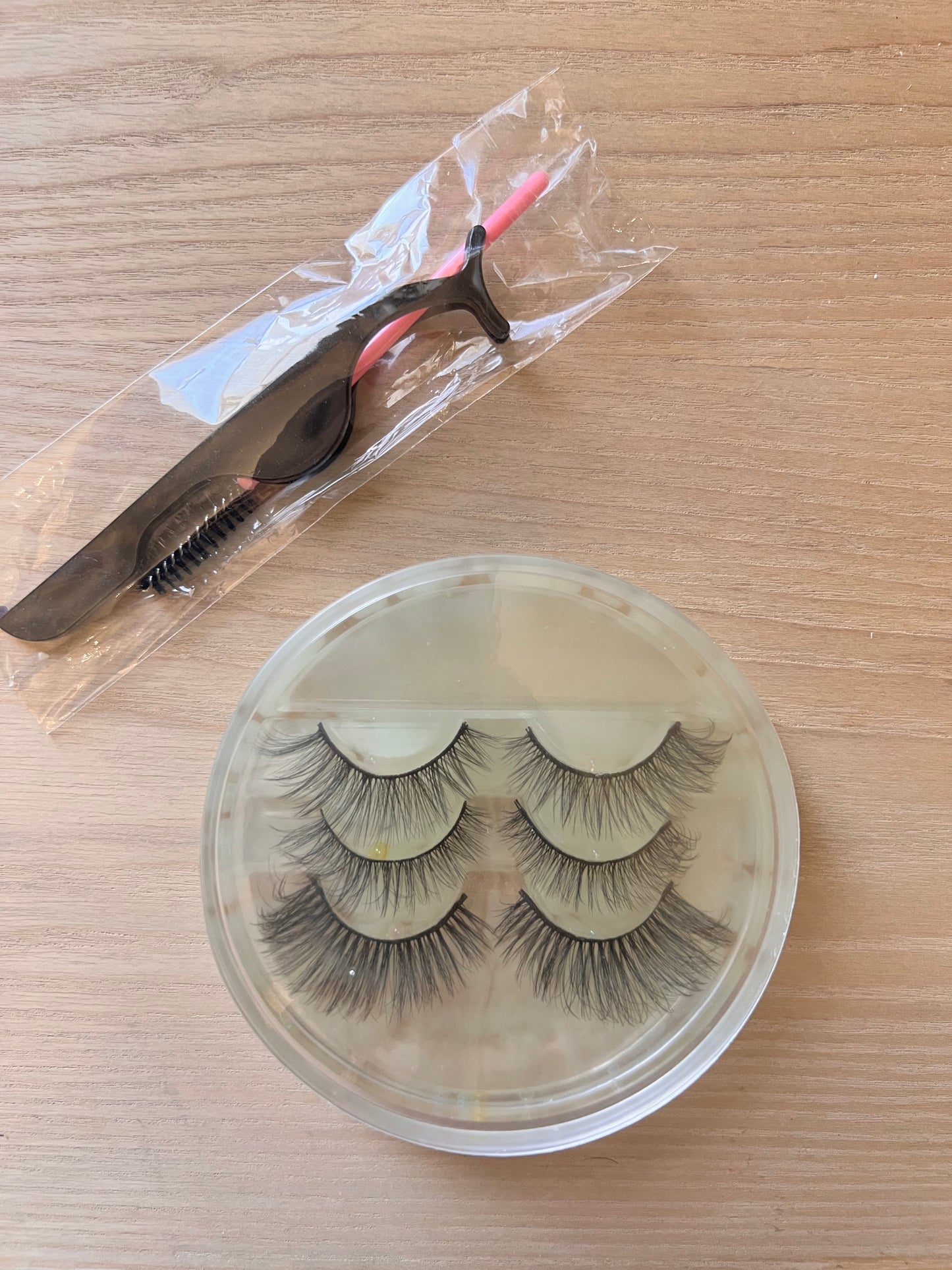 Eyelashes Container - Transparent container